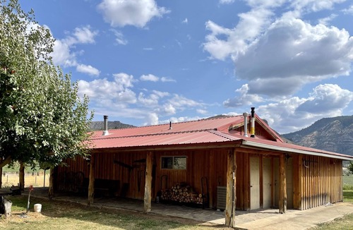 Kimberly Cabin | Cozy Cabin with River Access optional full 50amp RV hook-ups onsite