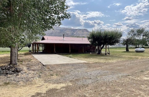 Kimberly Cabin | Cozy Cabin with River Access optional full 50amp RV hook-ups onsite