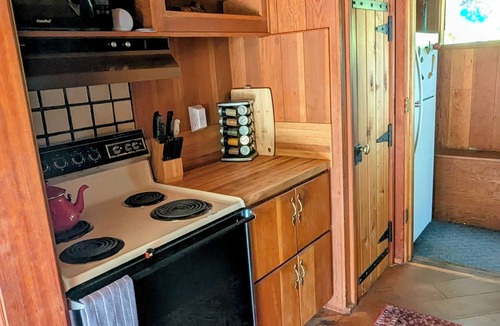 Brookings Cabin | Cozy Cabin with Sauna - Deja Vu