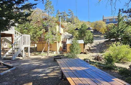Arrowbear Lake Cabin | Cozy Cabin with personality
