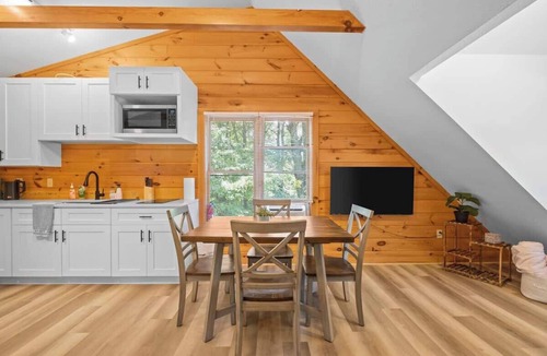 Black Mountain Cabin | Cozy Cabin with Game Room