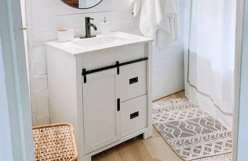 Lyndon Center Cabin | Cozy Cabin with a Stream