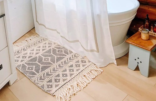 Lyndon Center Cabin | Cozy Cabin with a Stream