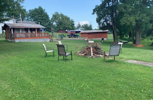 Watkins Glen Cabin | Cozy cabin with WiFi and AC in charming Watkins Glen