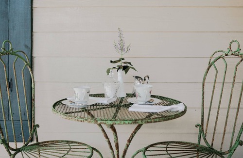 Lafayette Cabin | Cozy Cajun Cabin two blocks from the Parade Route or Downtown Lafayette