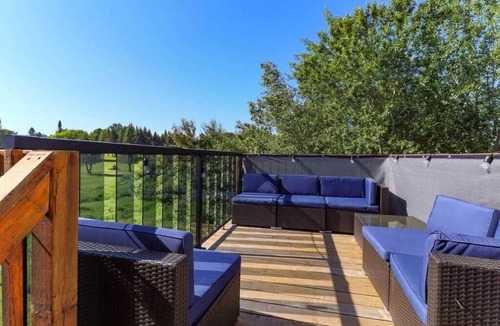 Calabogie Apartment | Cozy Calabogie condo with high speed internet
