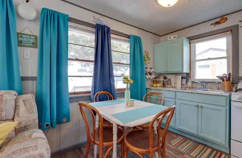 Camdenton Apartment | Cozy Camdenton Cottage w/Deck + Boat Dock Access!