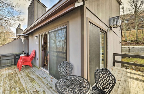 Village at Camelback House | Cozy Camelback, Pocono Retreat w/Mountain Views!