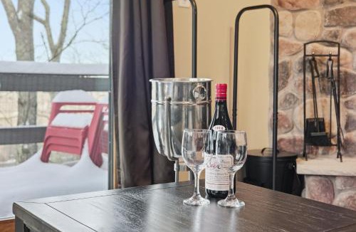 Village at Camelback House | Cozy Camelback, Pocono Retreat w/Mountain Views!