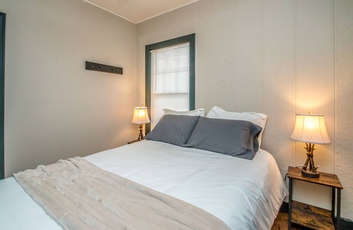 Gorham Apartment | Cozy Camp - Mountain Retreat