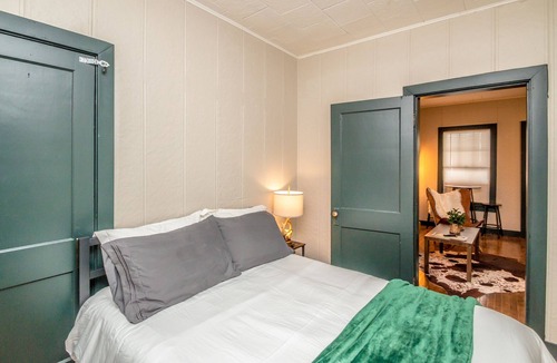 Gorham Apartment | Cozy Camp - Mountain Retreat