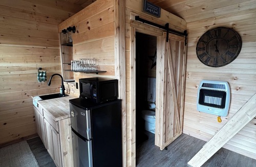 Warren Cabin | Cozy camp with an amazing view!