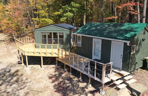 Warren Cabin | Cozy camp with an amazing view!