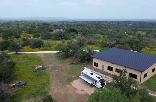 Llano House | Cozy Camper in the Hill Country. Just 10 minutes from Kingsland, LBj, & Llano