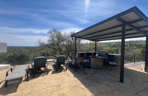 Llano House | Cozy Camper in the Hill Country. Just 10 minutes from Kingsland, LBj, & Llano