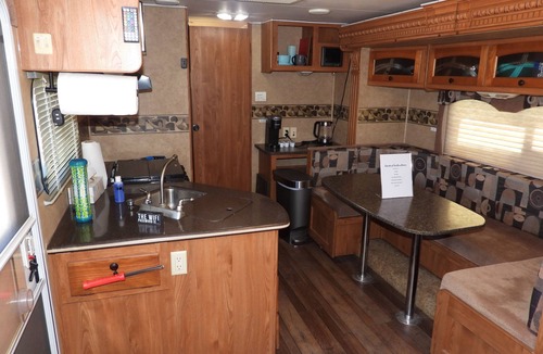 Bastrop RV Rental | Cozy Camper/RV: Hot tub available