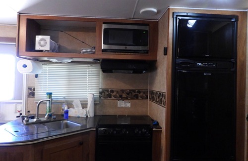 Bastrop RV Rental | Cozy Camper/RV: Hot tub available