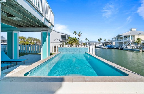 Key Allegro House | Cozy Canal Casita with Coastal Vibes & Water Views