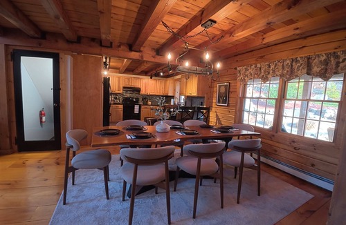 Danbury House | Cozy Candlewood Lake Cabin — Family + Friend Retreat