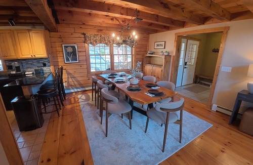 Danbury House | Cozy Candlewood Lake Cabin — Family + Friend Retreat