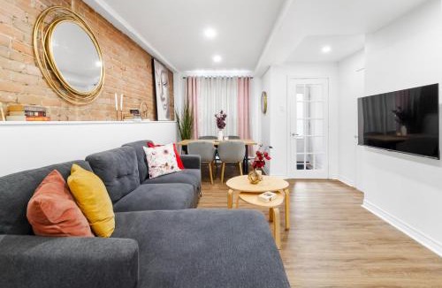 Sainte-Marie Apartment | Cozy Cando in Down Town