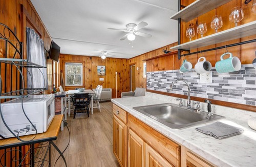 Silver Beach Cottage | Cozy Cape Cod Cottage with Peaceful Water Views