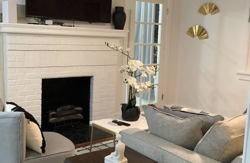 Dumbarton Cottage | Cozy Cape Cod Home!
