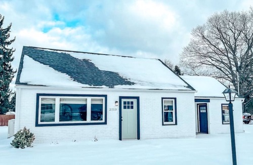 Reading House | Cozy Cape Cod with private HOT TUB