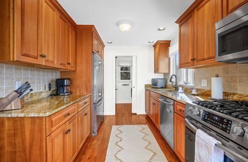 Harwich Center House | Cozy Cape Retreat with Fenced Yard & Fire Pit