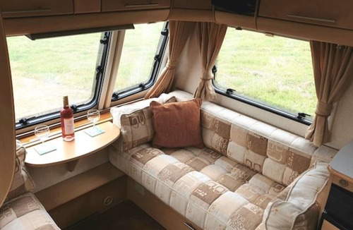 West Buckland RV Rental | Cozy caravan perfect for 2