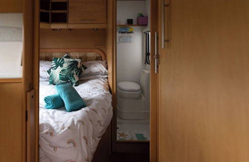 West Buckland RV Rental | Cozy caravan perfect for 2