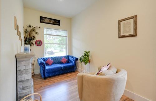 Cottonwood Shores Apartment | Cozy Casita & Cabana on Lake Marble Falls!