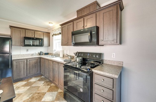 Cassopolis Cottage | Cozy Cassopolis Cabin, Near Parks & Golfing!