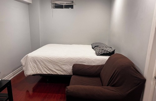 Brampton Bed & Breakfast | Cozy Castlemore BA