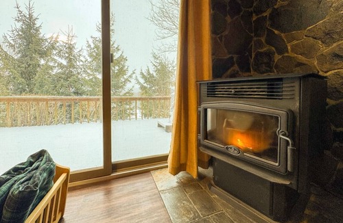 East Worcester Cabin | Cozy Catskill A-Frame With Hot Tub