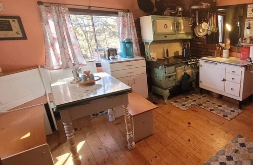 Shinhopple Cabin | Cozy Catskills Cabin: Your perfect rustic getaway - Pet friendly
