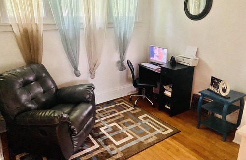 Iron Mountain House | Cozy cave experience