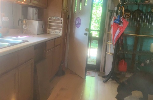 Mount Pleasant Cabin | Cozy cedar cabin with WiFi in pleasant Brampton gated park & luxury golf course.
