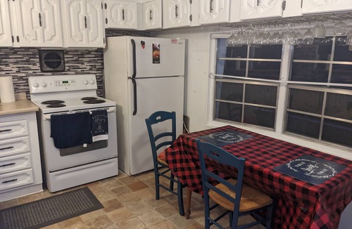 Carolyn Estates House | Cozy Cedar Creek Lake Cabin W/Dock. Prime Fishing location Firepit, Paddle boat.