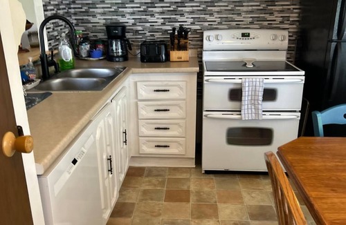 Carolyn Estates House | Cozy Cedar Creek Lake Cabin W/Dock. Prime Fishing location Firepit, Paddle boat.