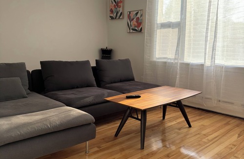 Vanier Condo | Cozy Central 2 bedroom Flat with free parking