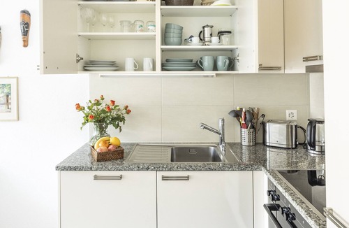 Vevey Apartment | Cozy, central , Self Check-in, lake & Mountainview , Parking