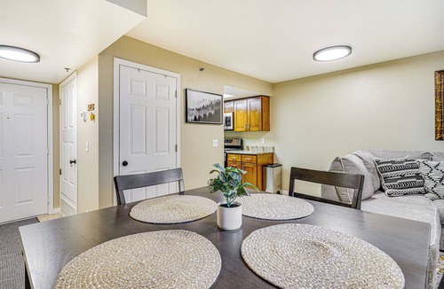 East Central Condo | Cozy & Centrally Located SLC Condo w/Balcony!