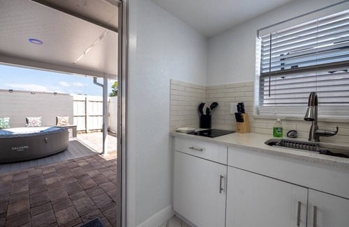 Lake Worth Apartment | COZY CENTRALLY LOCATED HOME