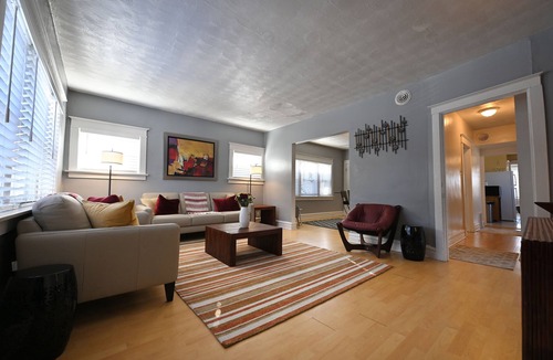 University City Apartment | Cozy Centrally Located Apartment Near all Major Attractionsn
