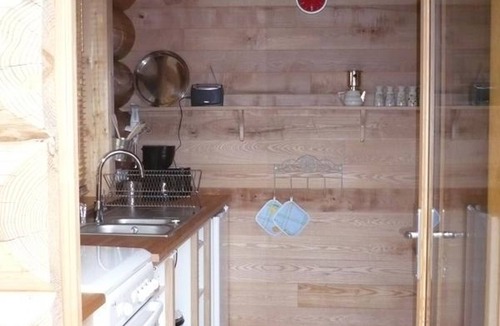 Saint-Martin-la-Sauvete Cottage | Cozy chalet, wild nature, PC internet, great for hiking
