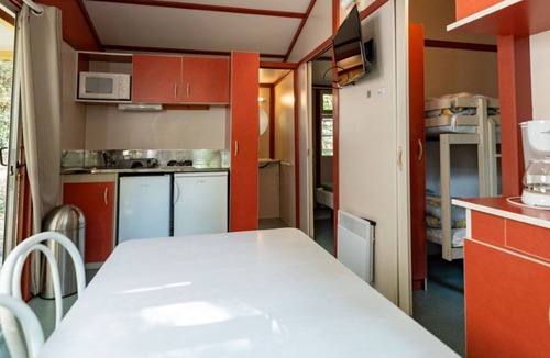 Beaumont-du-Perigord Ski Chalet | Cozy chalet with terrace for 6 people