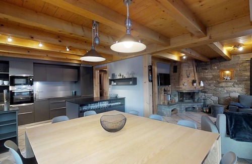 Le Chinaillon Ski Chalet | Cozy Chalet for 11, Near Slopes, Stunning Views, BBQ, Volleyball & More! - Le Grand-Bornand