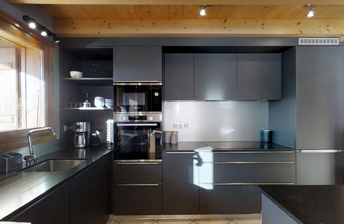 Le Chinaillon Ski Chalet | Cozy Chalet for 11, Near Slopes, Stunning Views, BBQ, Volleyball & More! - Le Grand-Bornand