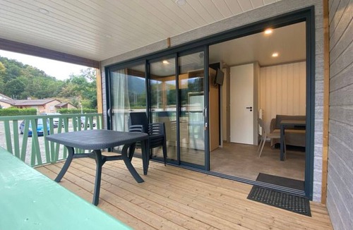 Les Cabannes Ski Chalet | Cozy chalet for 4 with terrace